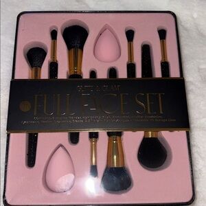 Glitz & Glam Full Face Makeup Brush Set - Cream and Silver